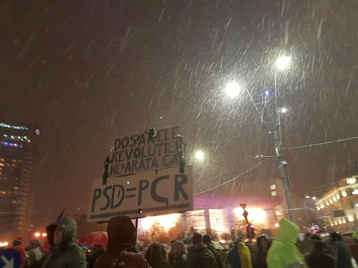 VIDEO+FOTO Proteste de amploare în țară » Estimări la ora 19:30: peste 50.000 de oameni pe străzi în Capitală și în marile orașe