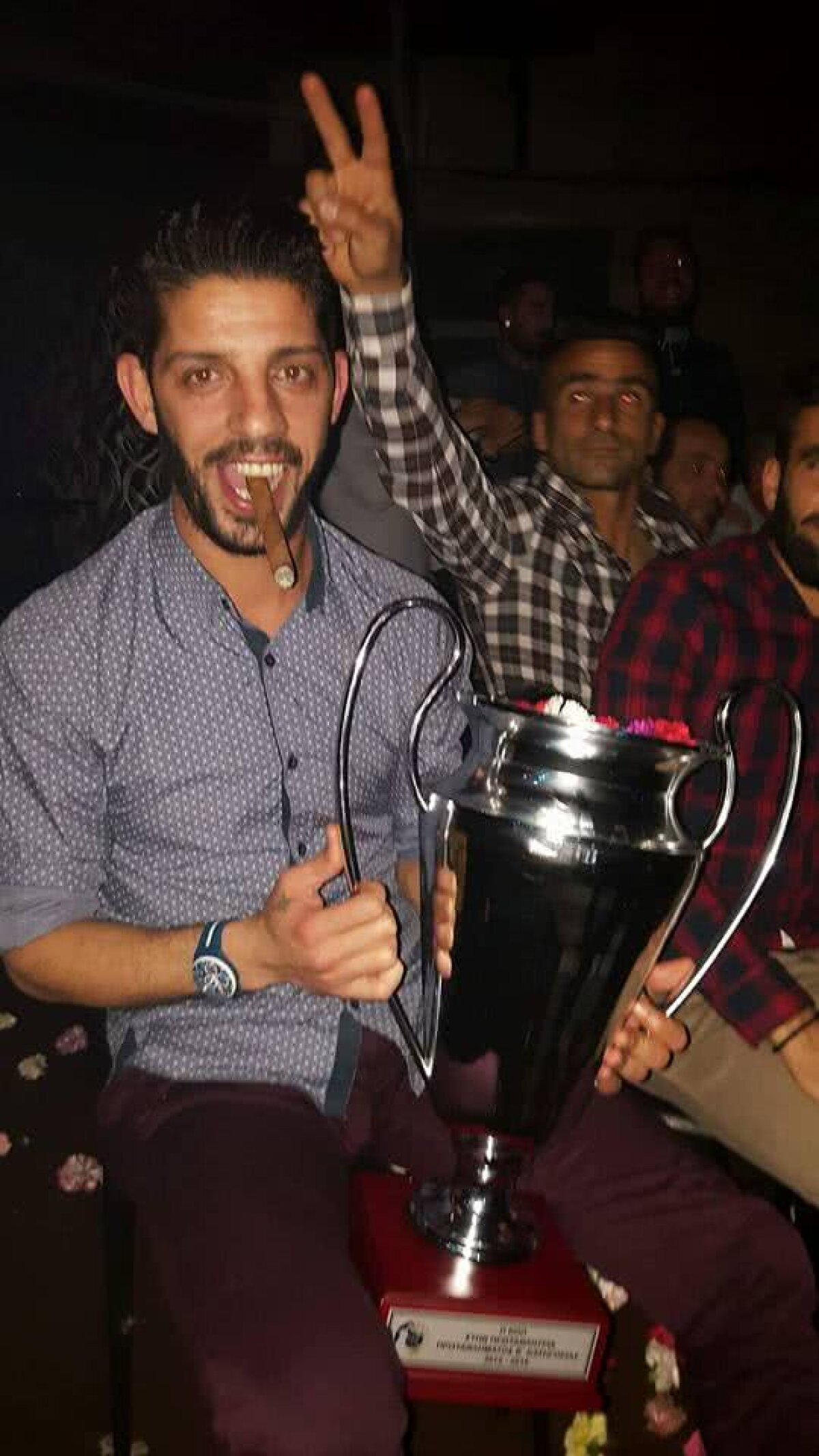 EXCLUSIV I-am găsit! Ei sunt blatiștii din meciul lui Dinamo! Punct cu punct: cum a arătat schema aranjamentului și cine sunt personajele ciudate de lângă teren