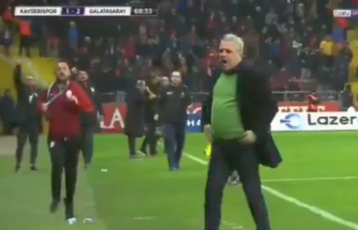 VIDEO + FOTO Moment amuzant cu Șumudică la meciul cu Galatasaray » Cei doi care l-au scos din sărite pe tehnician