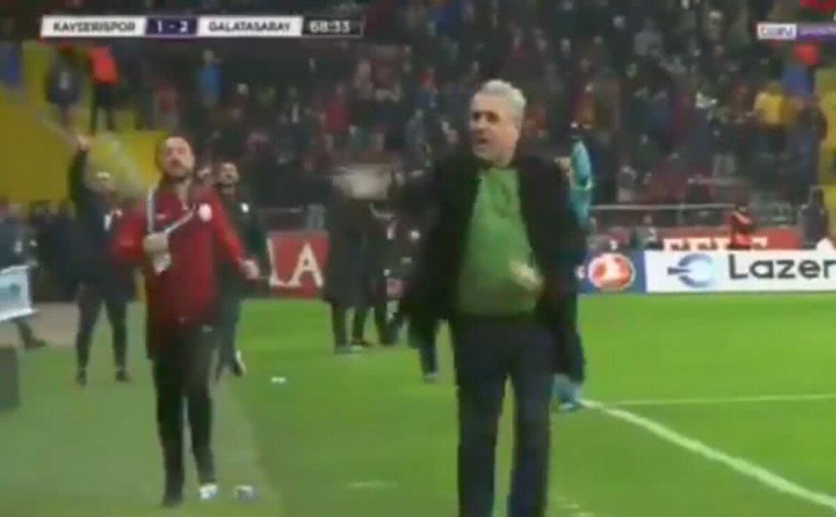 VIDEO + FOTO Moment amuzant cu Șumudică la meciul cu Galatasaray » Cei doi care l-au scos din sărite pe tehnician