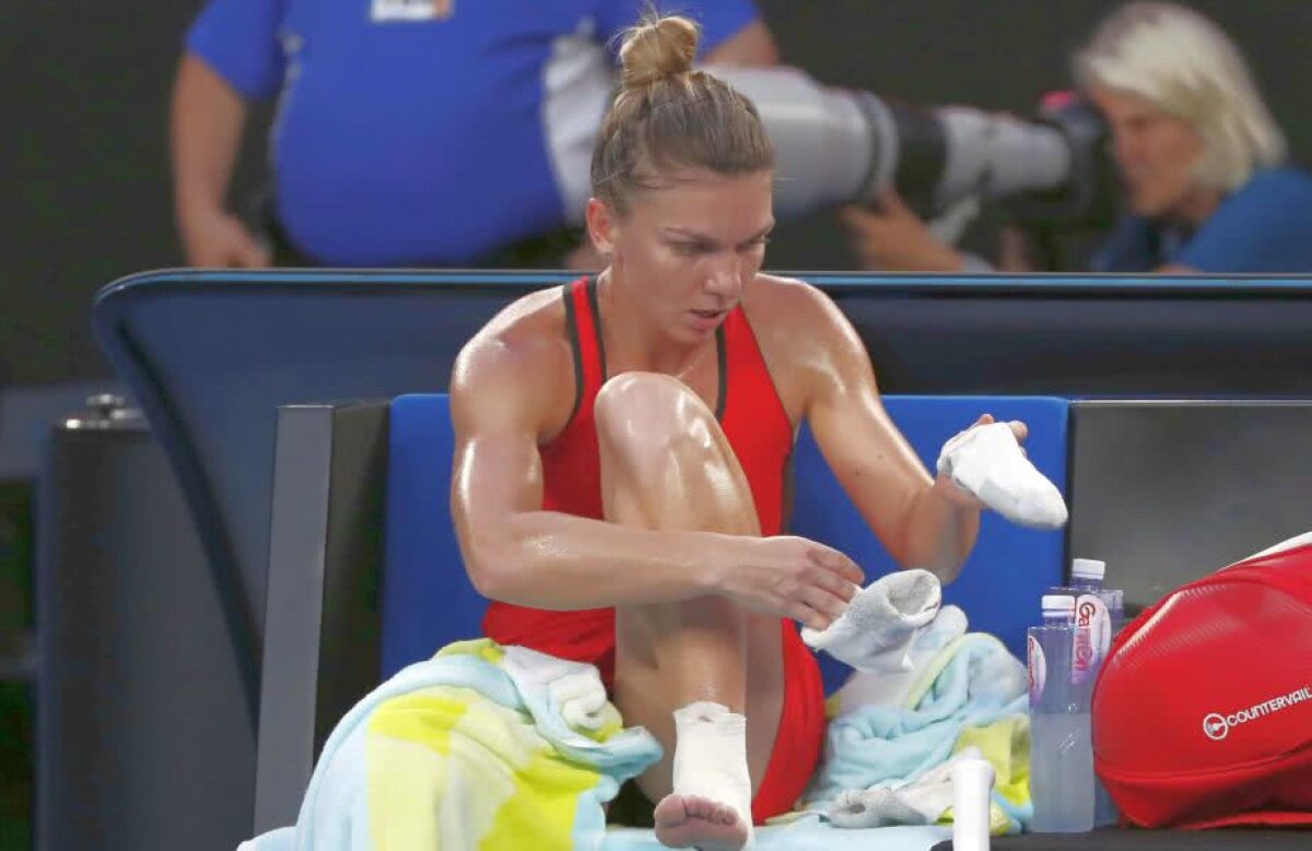 SIMONA HALEP - CAROLINE WOZNIACKI // Imagini îngrijorătoare din timpului meciului Halep - Wozniacki » Au reapărut problemele la gleznă?