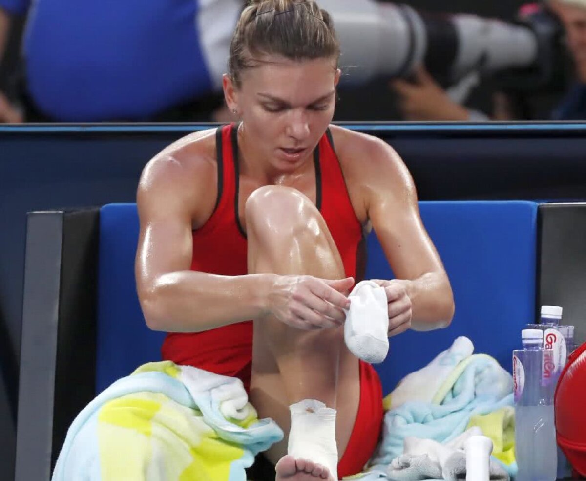 SIMONA HALEP - CAROLINE WOZNIACKI // Imagini îngrijorătoare din timpului meciului Halep - Wozniacki » Au reapărut problemele la gleznă?