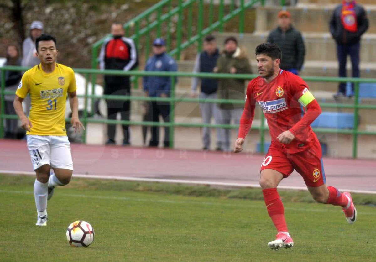 FOTO EXCLUSIV Schimbare de căpitan la FCSB? Gestul făcut de Budescu în minutul 64 al partidei cu Jiangsu