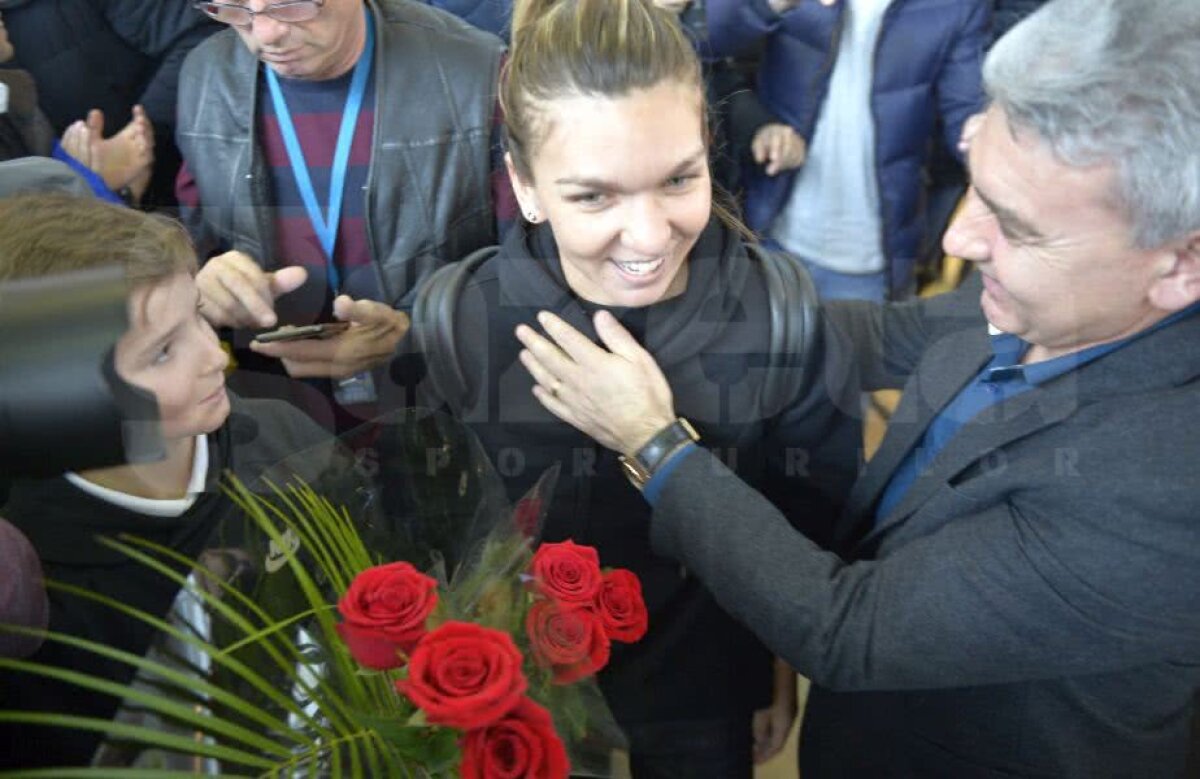 FOTO Simona Halep a revenit în România după Australian Open fără chef de vorbă: "Trei întrebări și plec!"