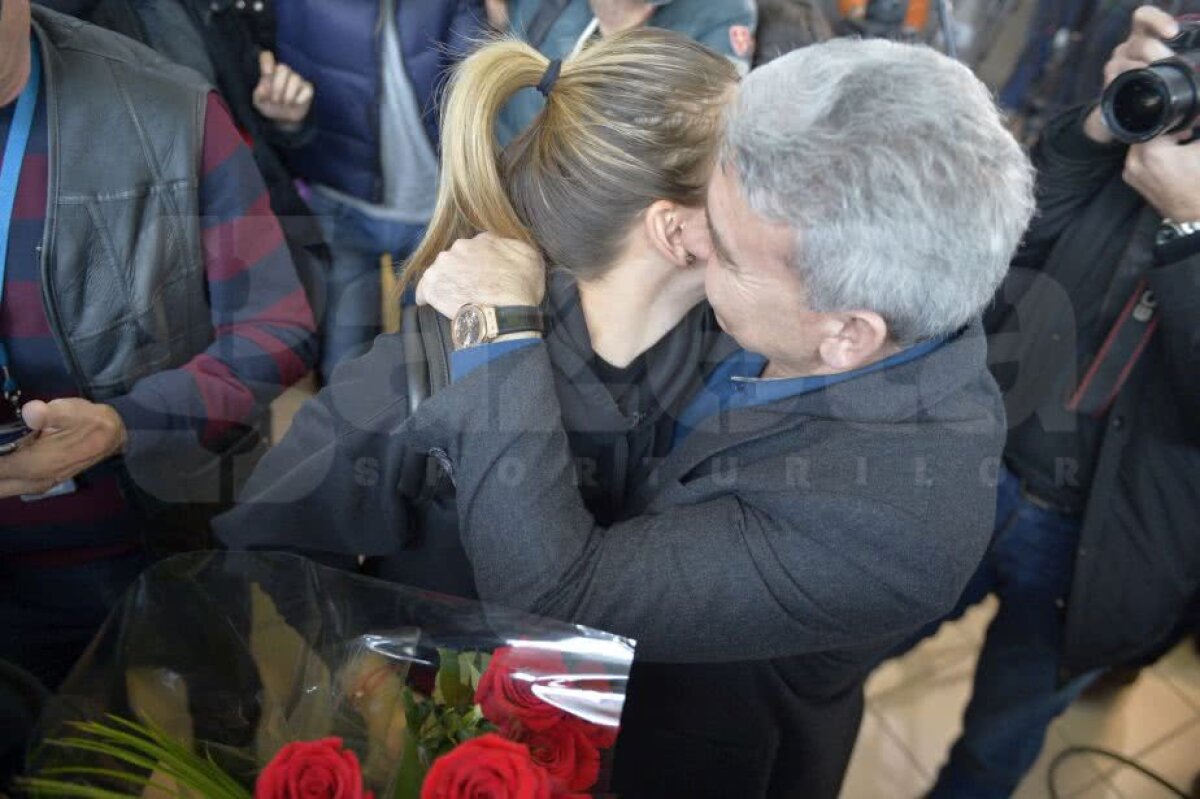 FOTO Simona Halep a revenit în România după Australian Open fără chef de vorbă: "Trei întrebări și plec!"