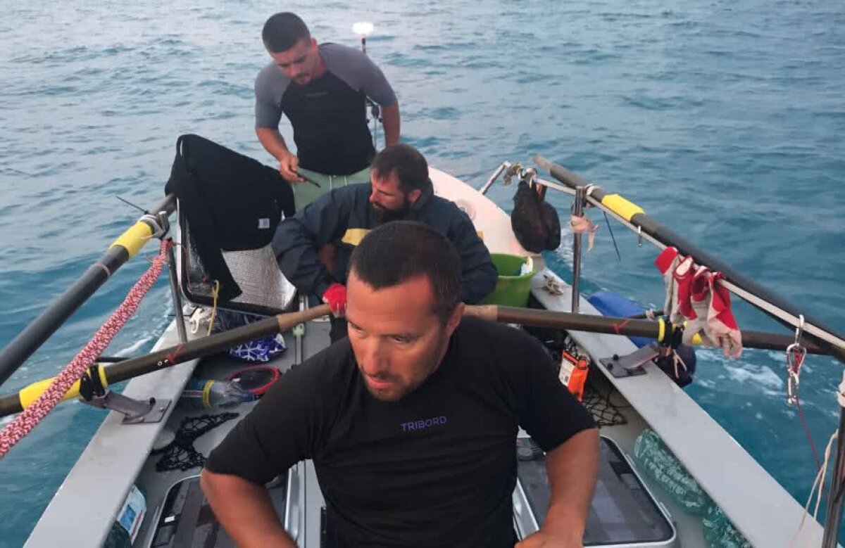 Aventură între continente » Alex Dumbravă va încerca să ajungă din Europa în America de Nord la bordul unei ambarcaţiuni cu vâsle, parcurgând peste 8.000 de kilometri în Oceanul Atlantic