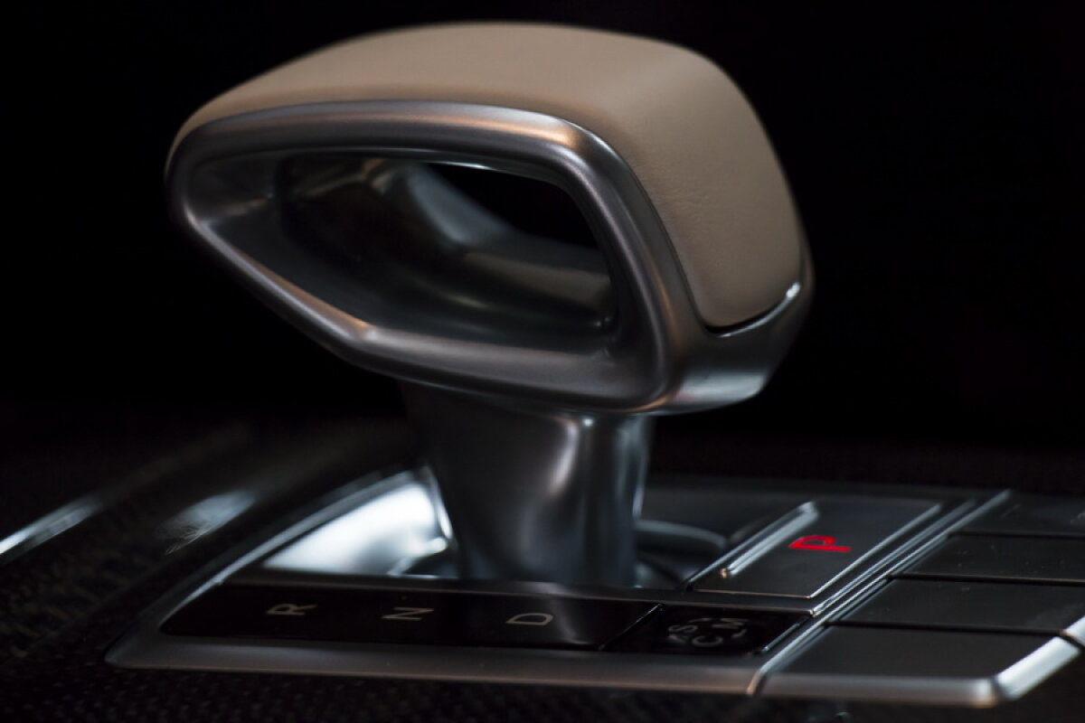 GALERIE FOTO Halep, Țiriac și ultimul model Mercedes-Maybach, personalizat special