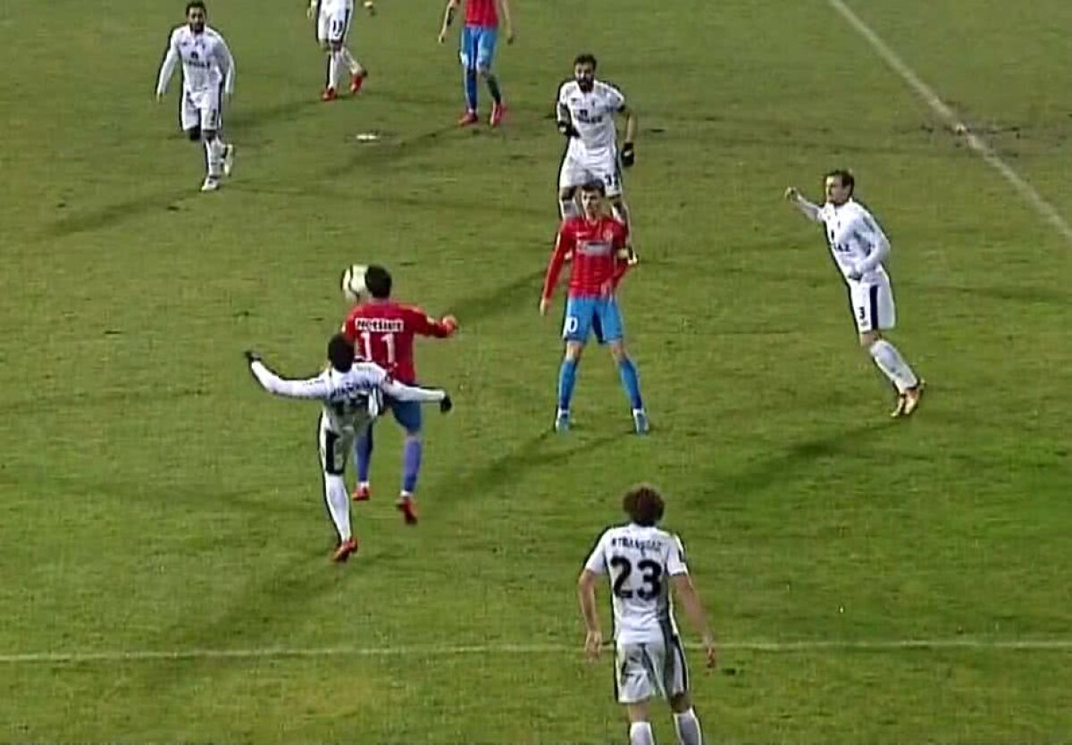 VIDEO+FOTO Penalty comic în Gaz Metan - FCSB » Chamed l-a "degajat" pe Budescu :)