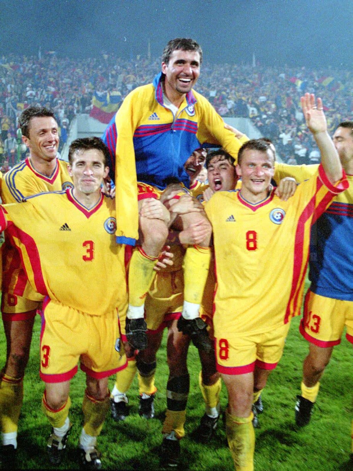 GALERIE FOTO Gică Hagi a împlinit azi 53 de ani! Cele mai tari imagini din cariera "Regelui" + 10 lucruri inedite