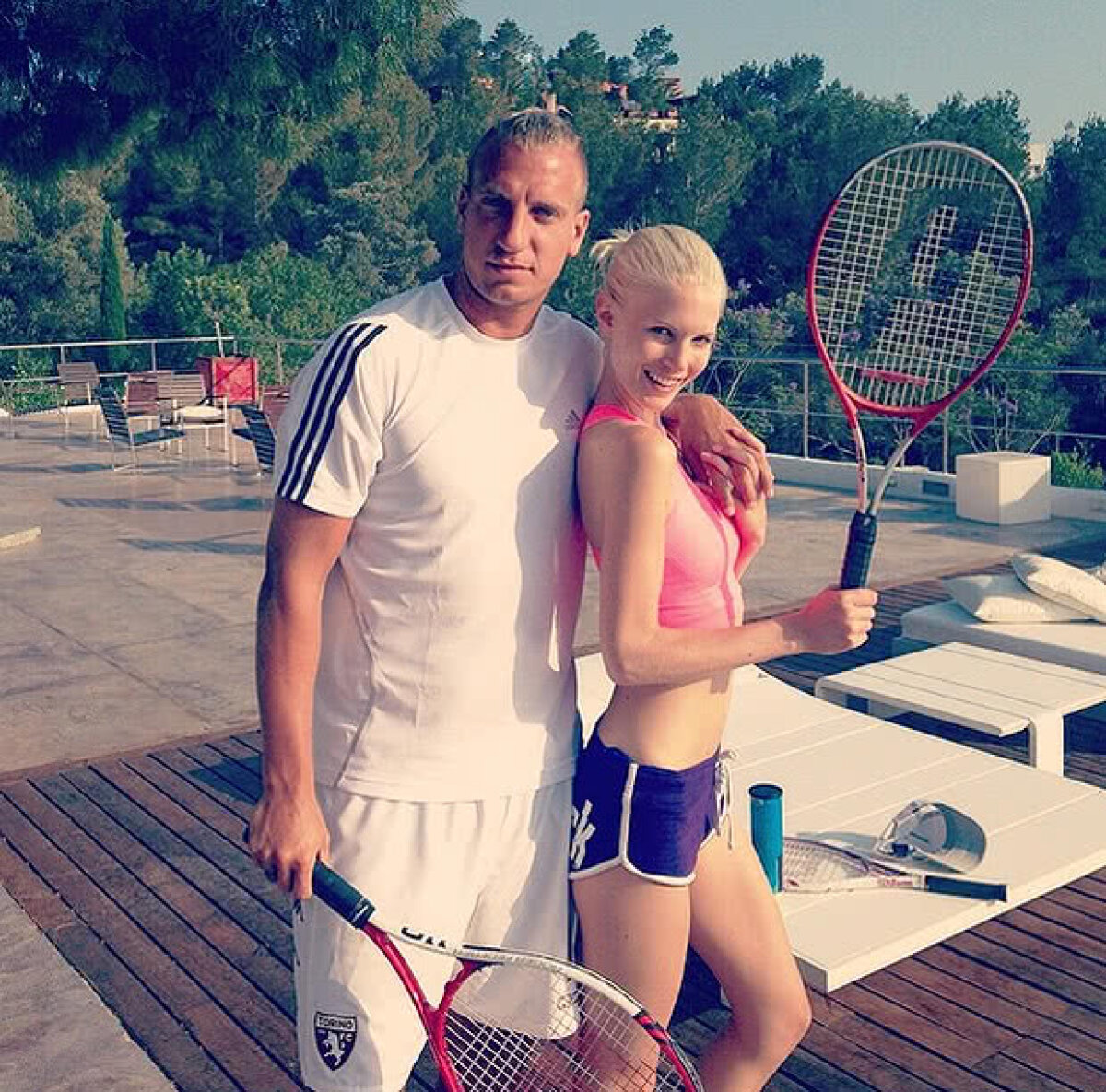 FOTO Se simte bine cu actuala iubită » Maxi e cel mai fericit cu Daniela