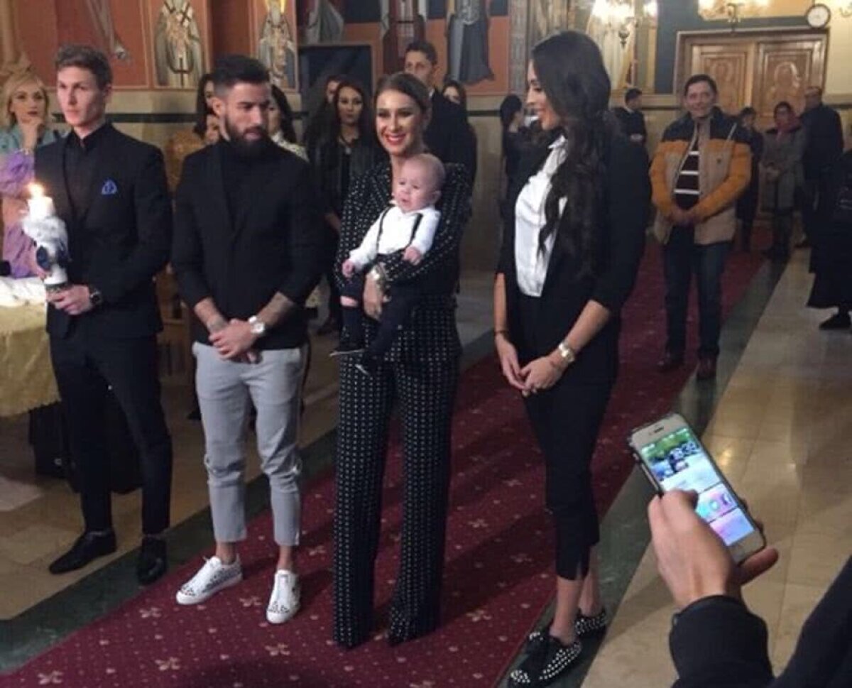 GALERIE FOTO Petrecere cu avertisment de la Gigi Becali! Cum au apărut soții Enache la botezul copilului lor + Mesaj și cadou de la patron