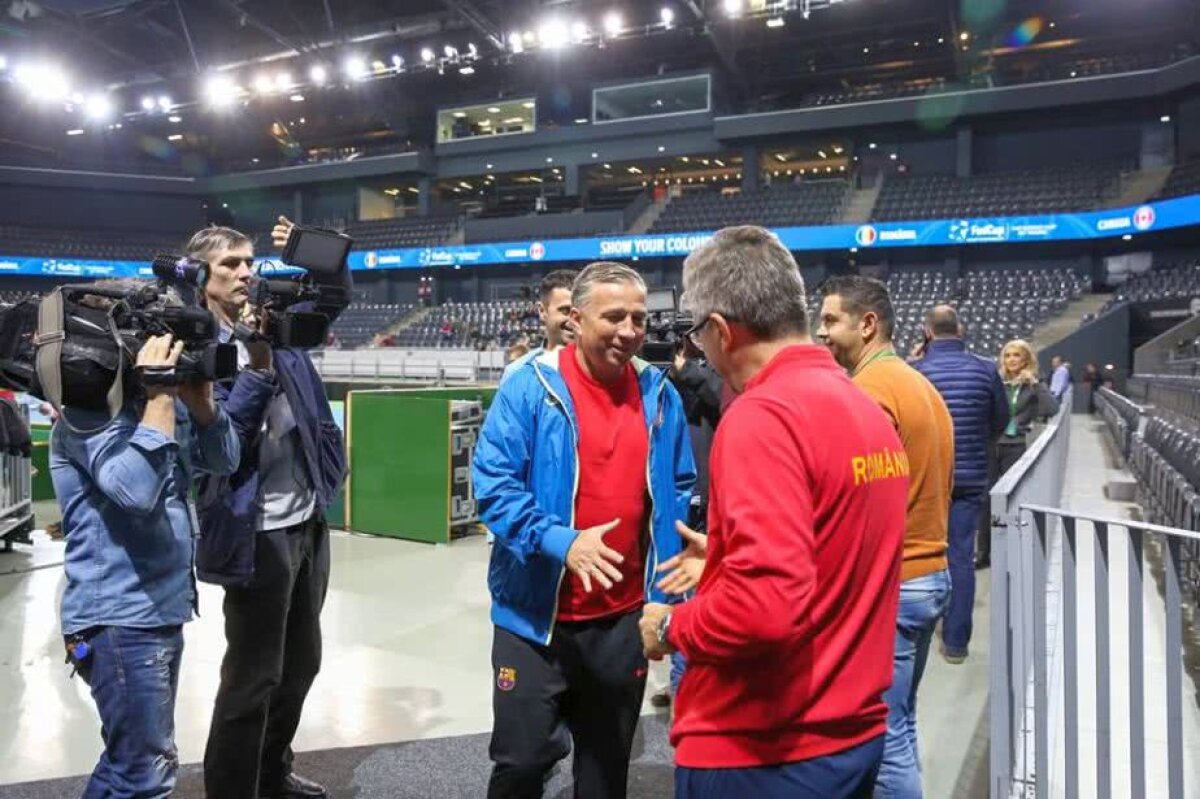 GALERIE FOTO WOW! Dan Petrescu a intrat pe terenul de tenis, dar Sorana Cîrstea a atras toate privirile ;)