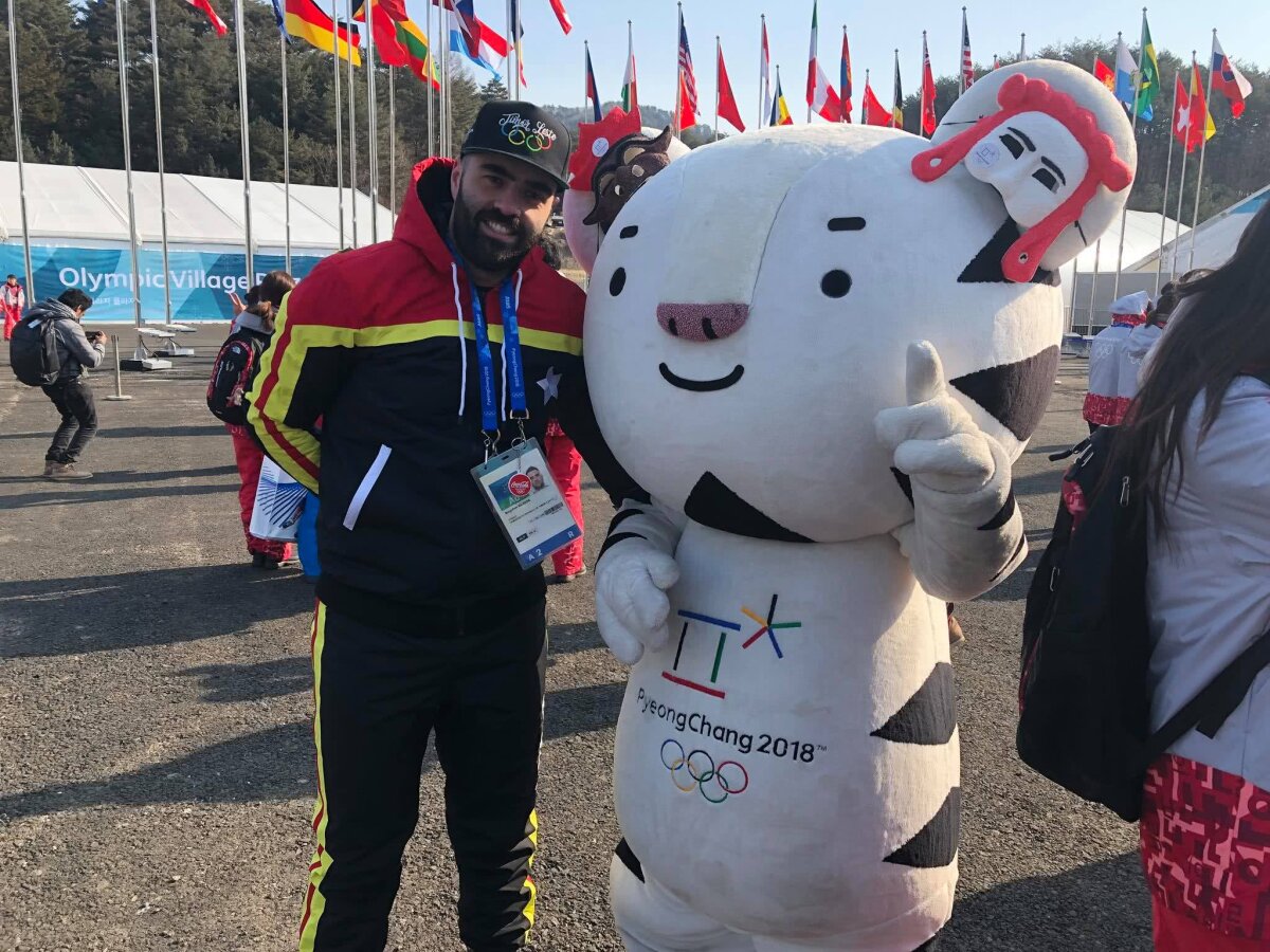 Români peste tot la Jocurile Olimpice! Surpriza de la Festivitatea de deschidere: un conațional defilează sub steagul unui stat tropical