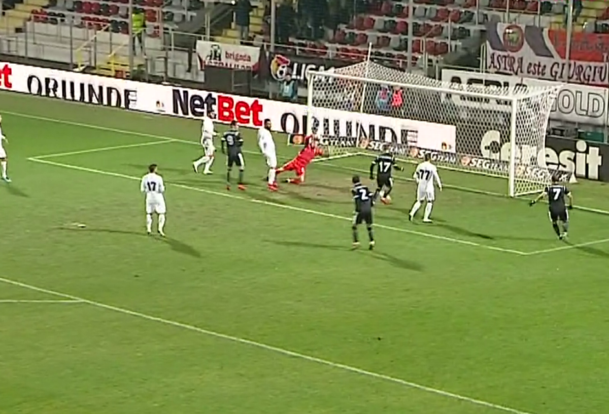 FOTO Ratare uluitoare în meciul dintre Astra și Gaz Metan!