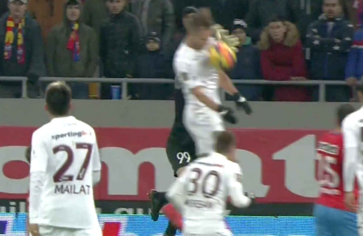 GALERIE FOTO + VIDEO "Messi al portarilor" a comis-o la primul meci mare! Gafă uriașă a lui Vlad la golul marcat de CFR Cluj