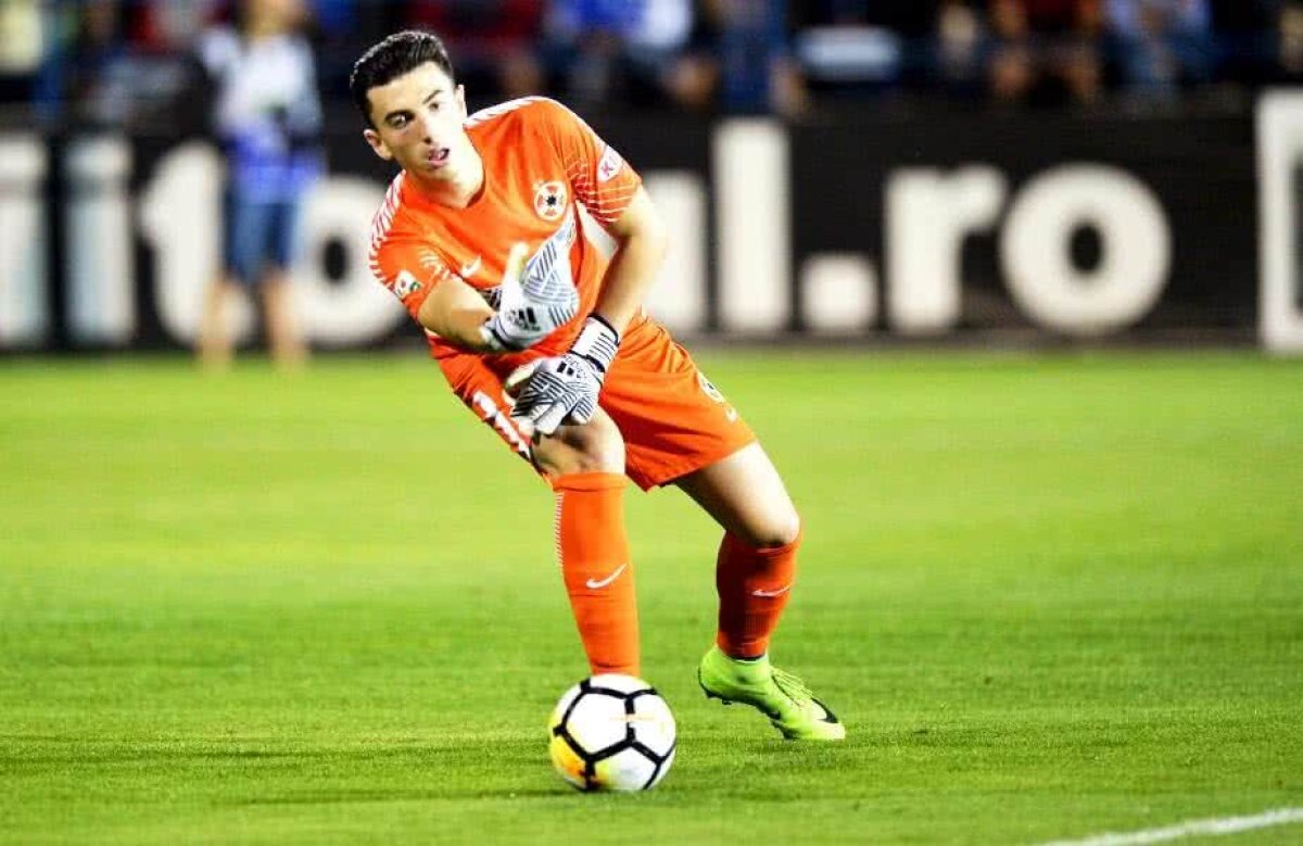 FCSB - LAZIO // A ținut-o în frâu pe Lazio și îi dă șanse lui FCSB: "Steaua se califică, dar are o mare problemă" » Unde suferă echipa lui Dică