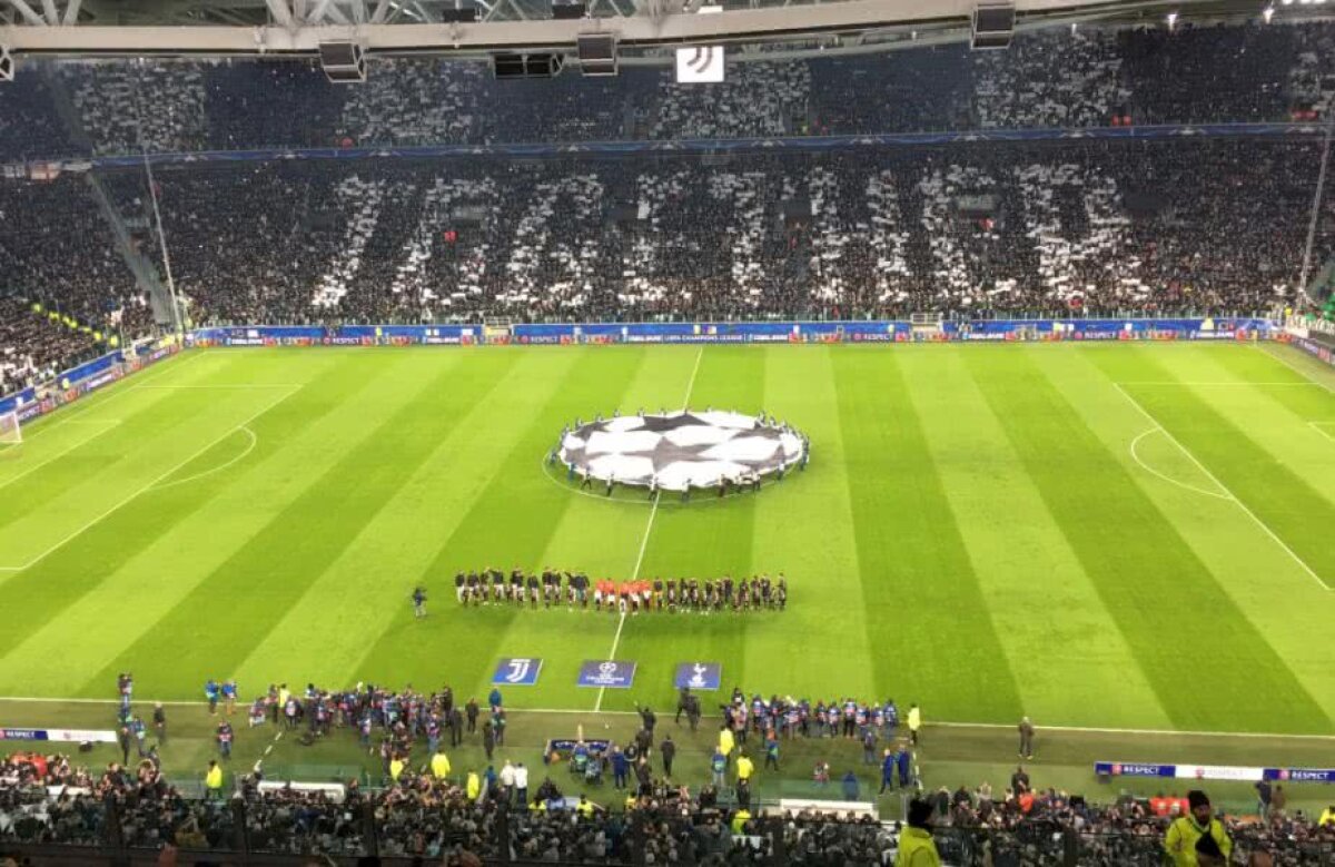 FOTO Coregrafie impresionantă, pe tot stadionul, la debutul "optimilor" Champions League