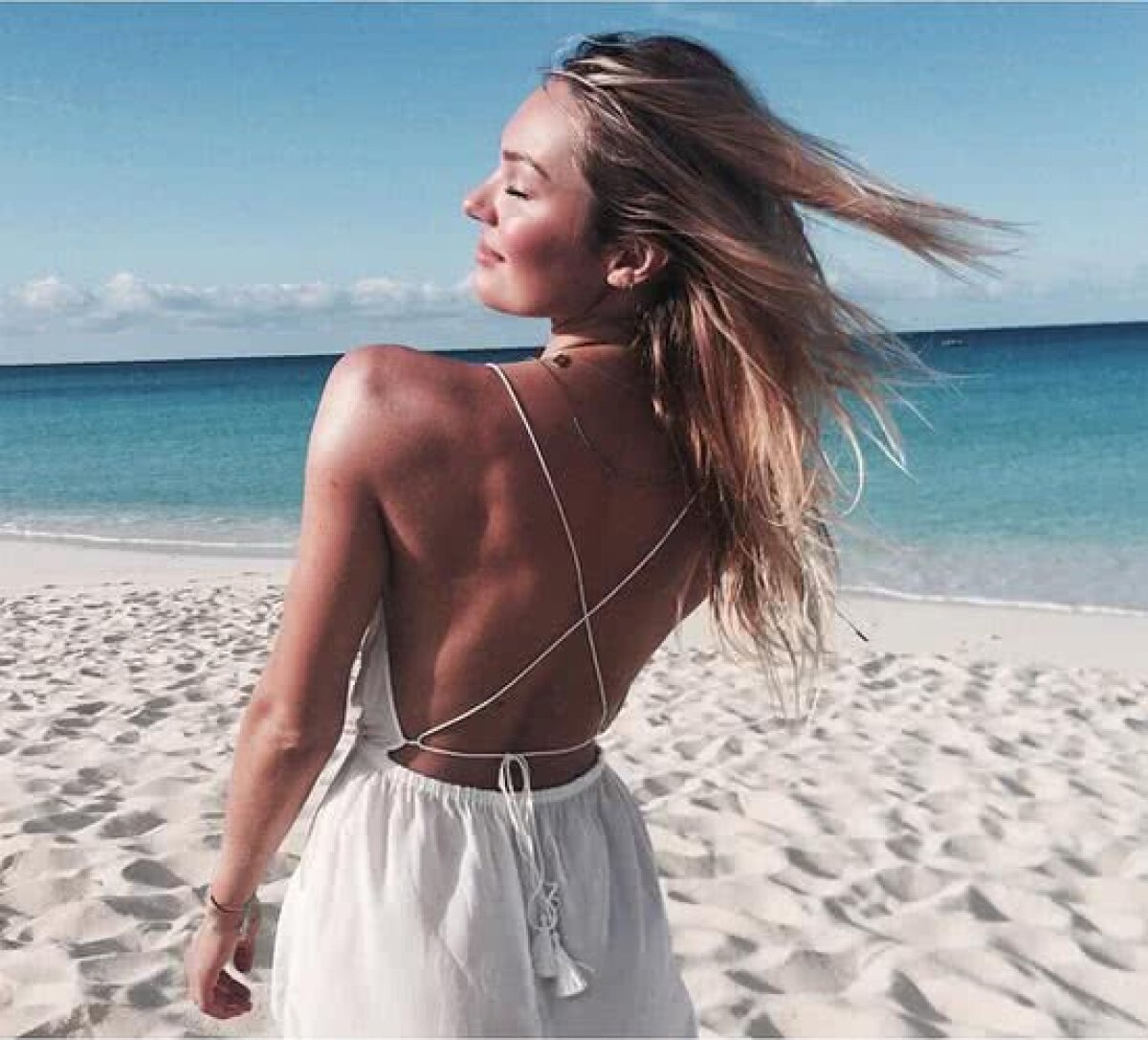 FOTO INCENDIAR O balerină de aur » Un fotomodel de top dezvăluie cum și-a lucrat corpul superb