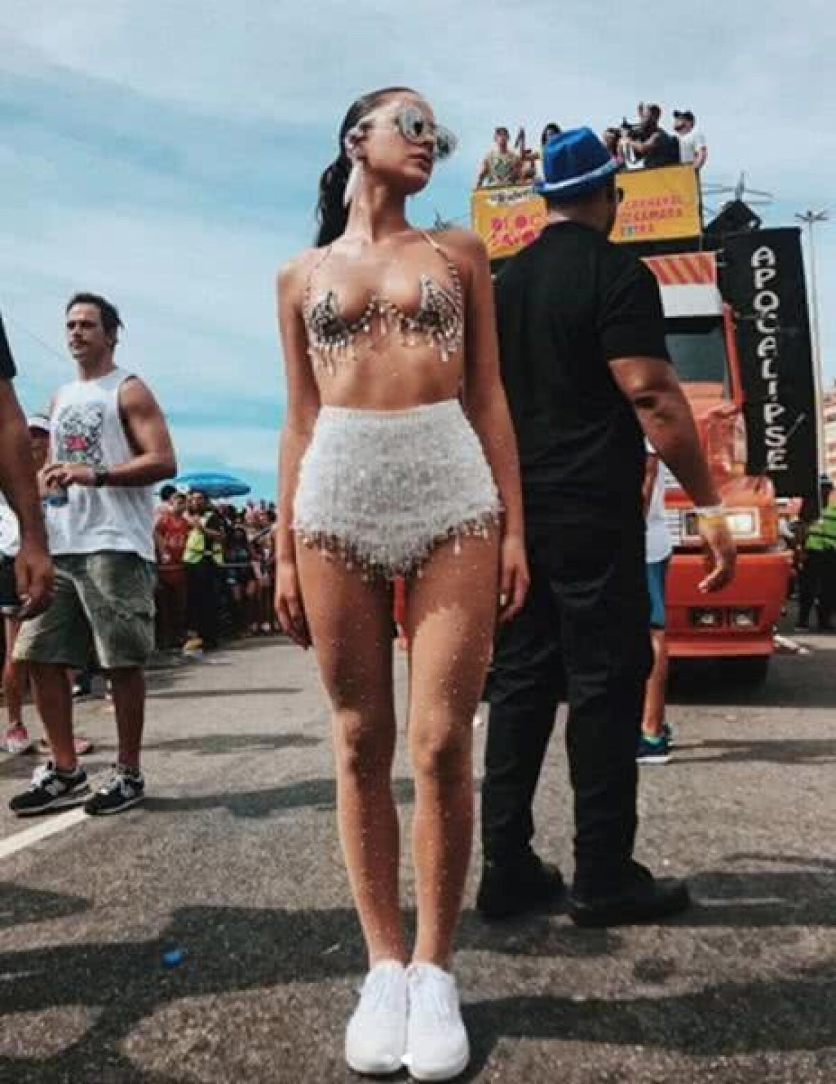 FOTO Bruna de Carnaval » Iubita lui Neymar, într-o ținută provocător de sexy la carnavalul din Rio