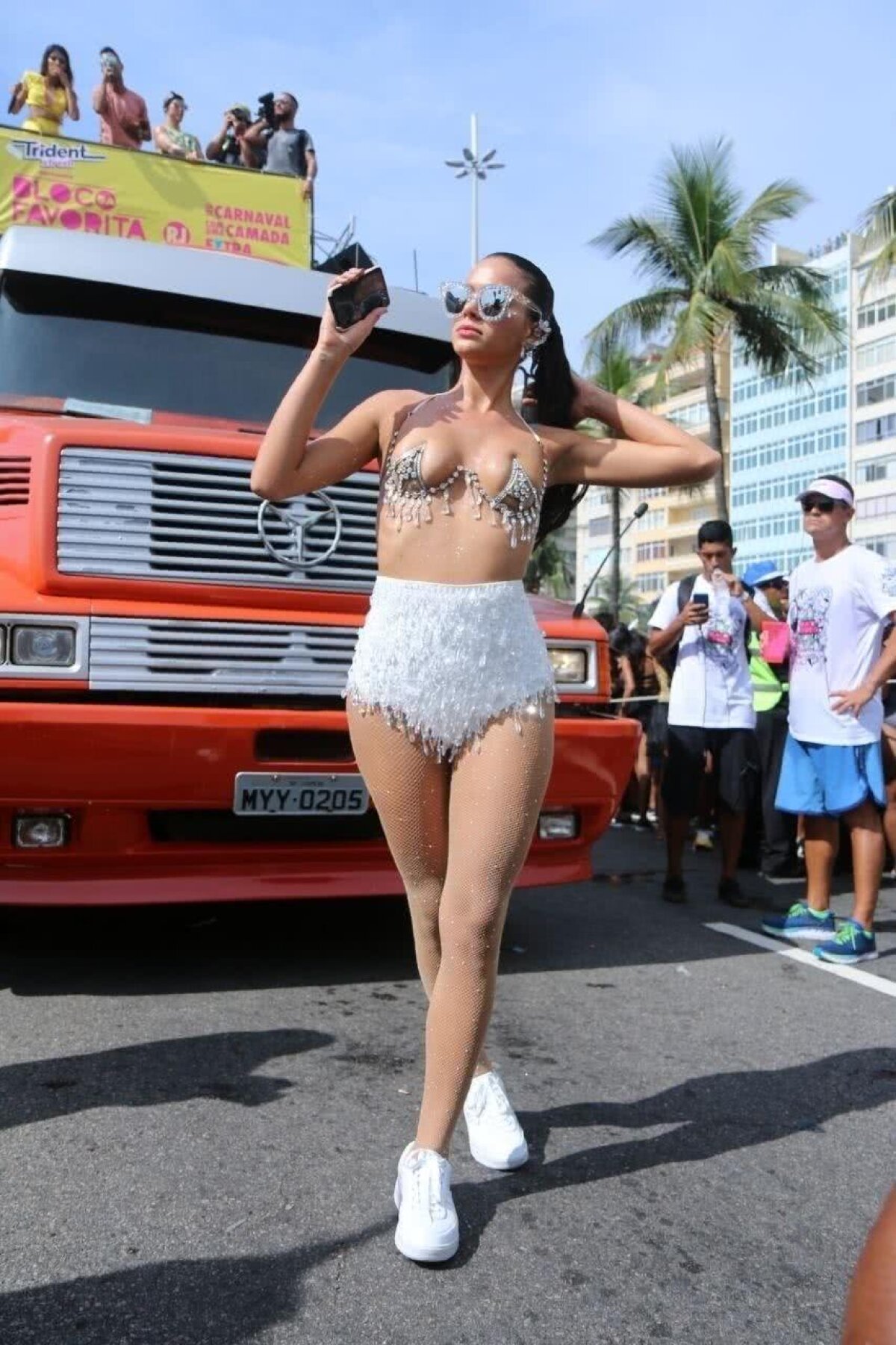 FOTO Bruna de Carnaval » Iubita lui Neymar, într-o ținută provocător de sexy la carnavalul din Rio