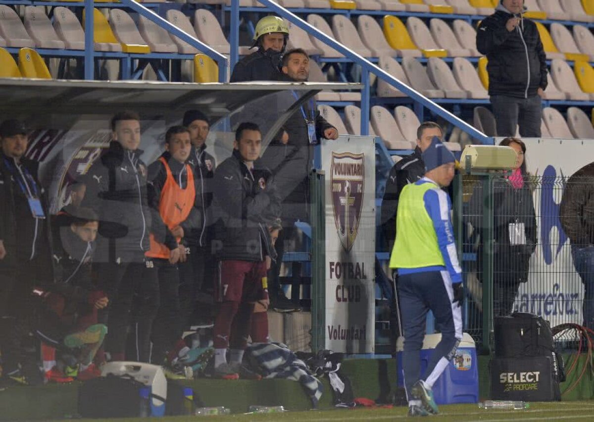 VIDEO+FOTO Scandal la FC Voluntari - U Craiova! Centralul a dictat penalty, dar asistentul l-a convins să-l anuleze + Decizia specialistului