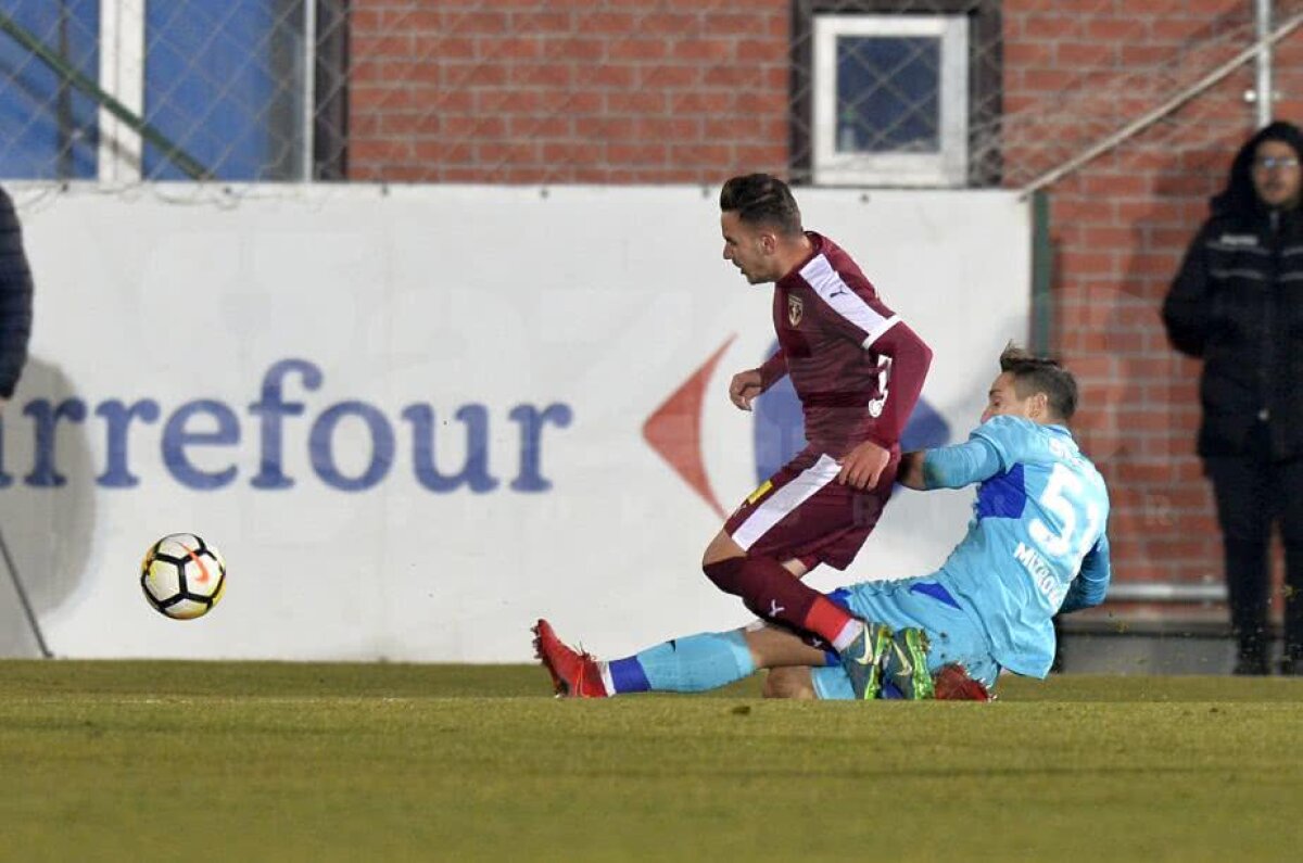 VIDEO+FOTO Scandal la FC Voluntari - U Craiova! Centralul a dictat penalty, dar asistentul l-a convins să-l anuleze + Decizia specialistului