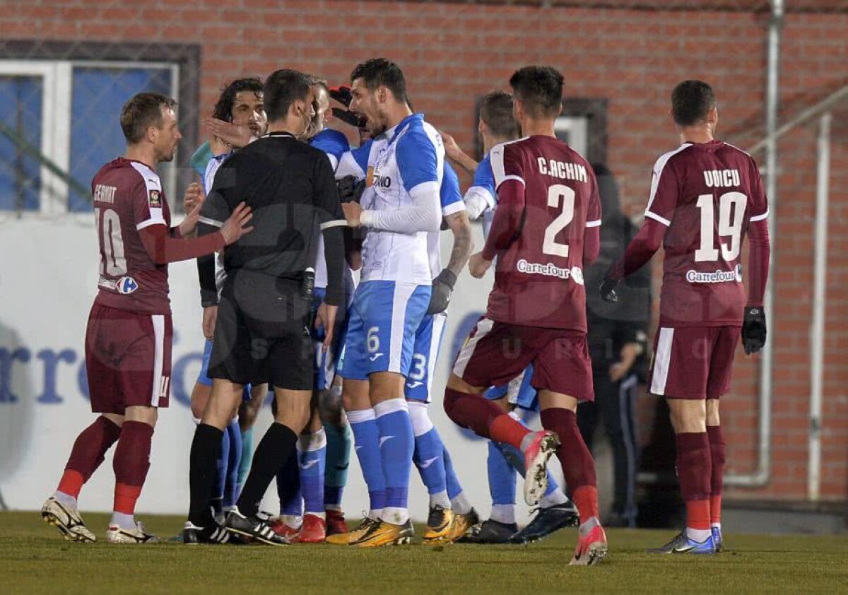 VIDEO+FOTO Scandal la FC Voluntari - U Craiova! Centralul a dictat penalty, dar asistentul l-a convins să-l anuleze + Decizia specialistului