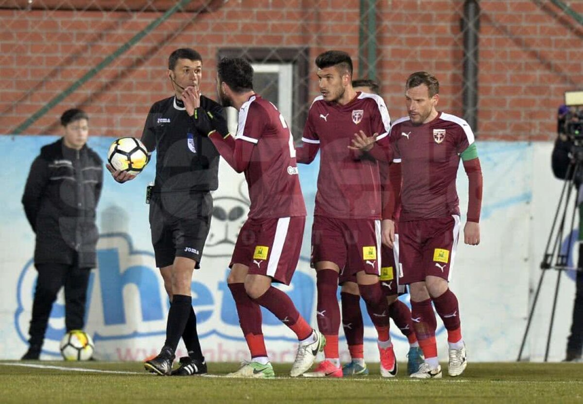 VIDEO+FOTO Scandal la FC Voluntari - U Craiova! Centralul a dictat penalty, dar asistentul l-a convins să-l anuleze + Decizia specialistului