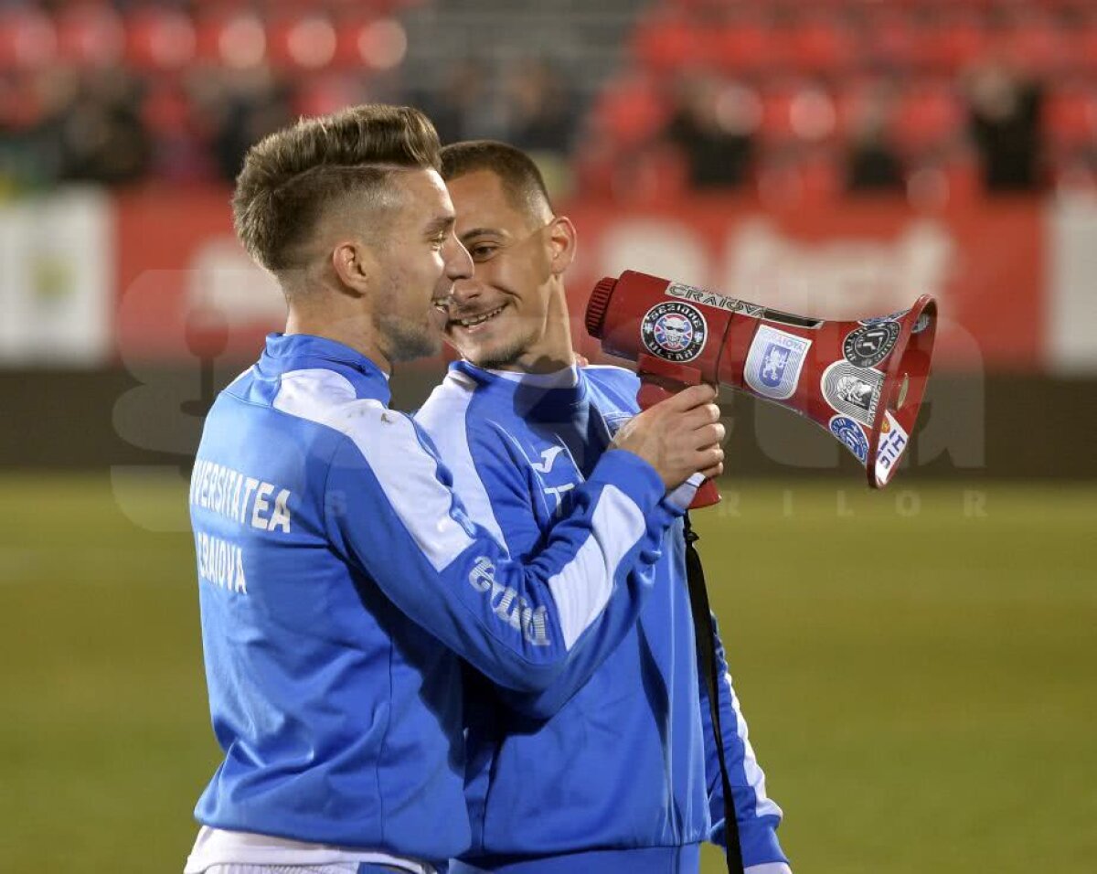 VIDEO+FOTO Oltenii din tribune au făcut spectacol cu jucătorii la meciul cu FC Voluntari