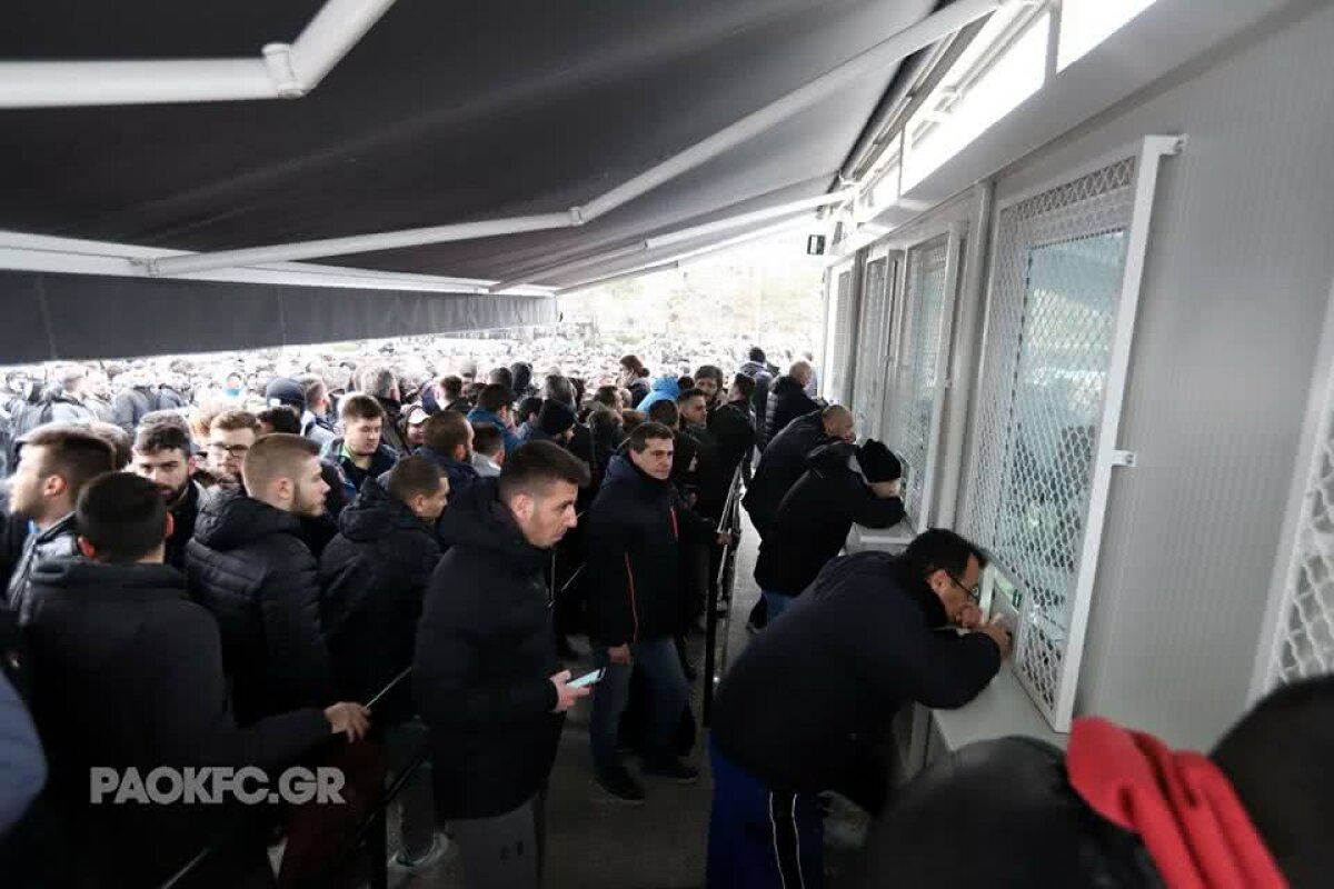 VIDEO + FOTO INCREDIBIL Cozi uriașe înainte de PAOK - Olympiakos » Răzvan Lucescu poate scrie istorie în Grecia