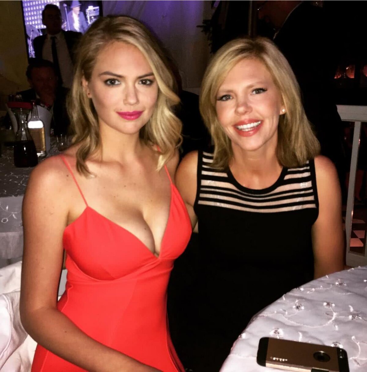 FOTO Soția lui Justin e coperta Sports Illustrated » Noi imagini HOT cu cel mai tare fotomodel al planetei!