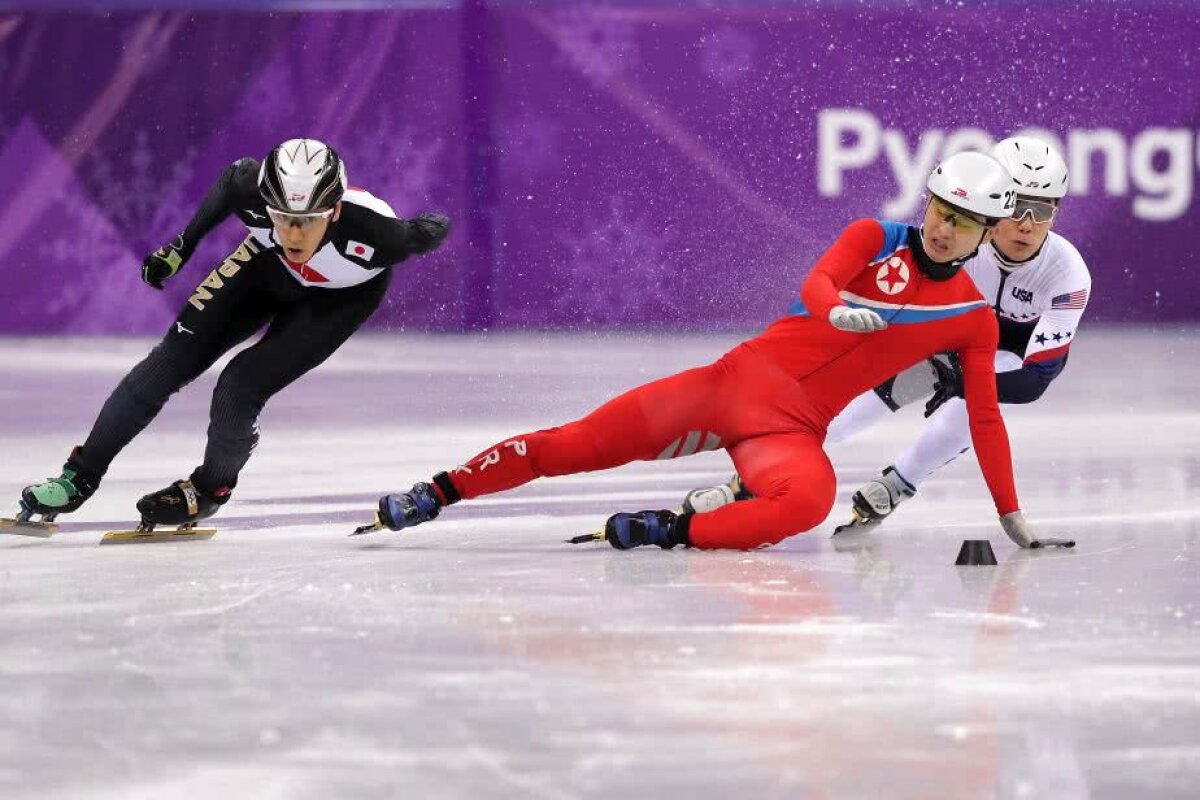 VIDEO Scenă incredibilă la Jocurile Olimpice de Iarnă » Un concurent a încercat să-și doboare adversarul de două ori