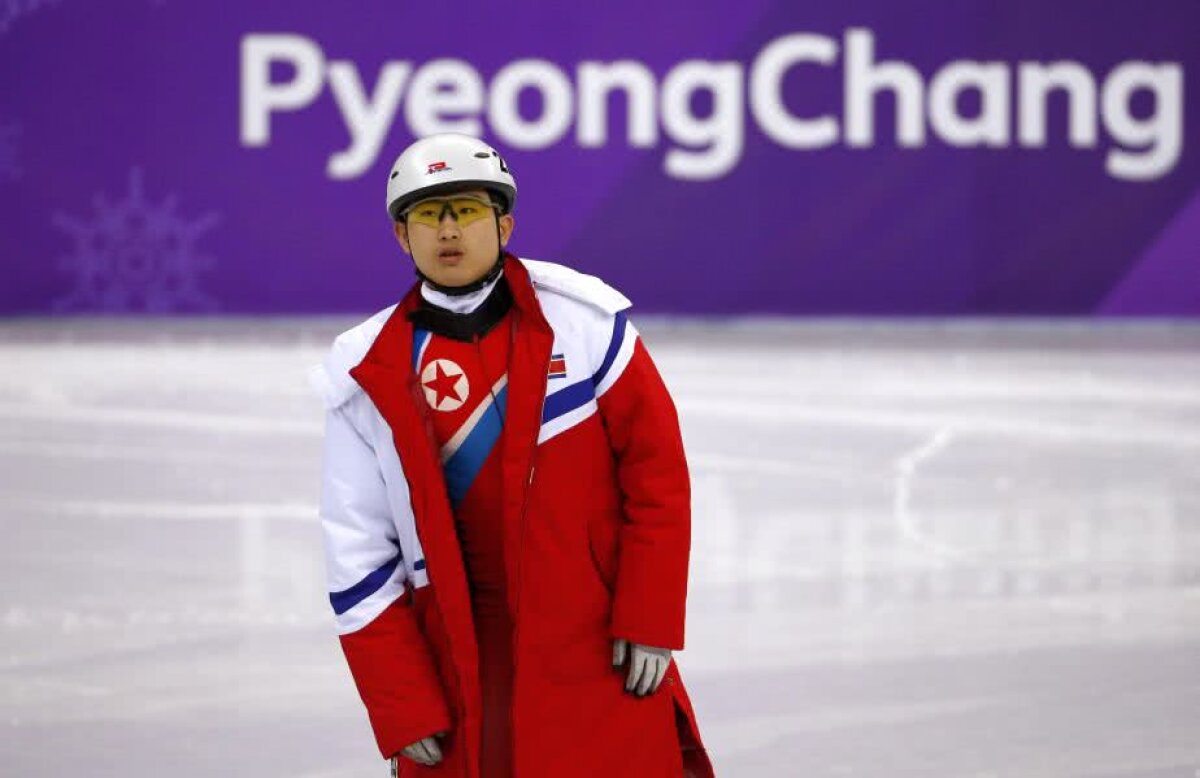 VIDEO Scenă incredibilă la Jocurile Olimpice de Iarnă » Un concurent a încercat să-și doboare adversarul de două ori