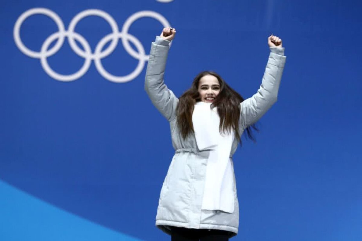 JOCURILE OLIMPICE DE IARNĂ // Fetița soldat » Alina Zagitova, 15 ani, aduce primul aur pentru Sportivii Olimpici din Rusia