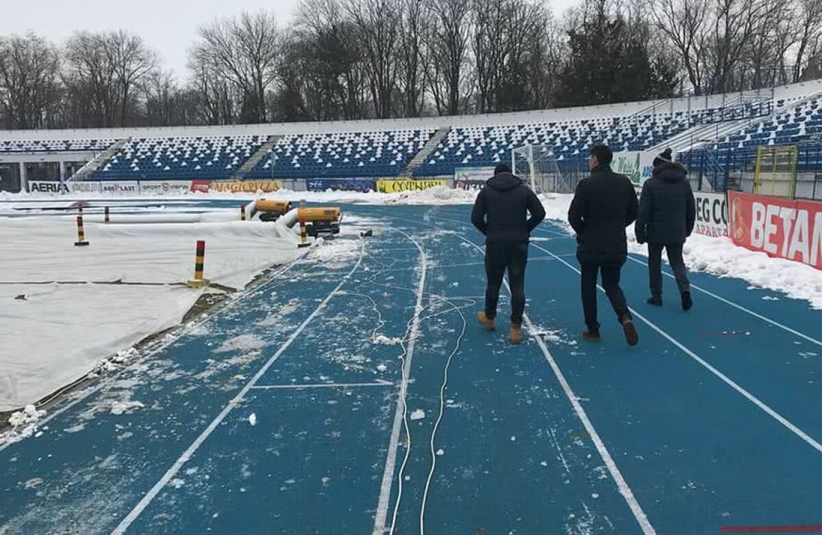 GALERIE FOTO Cum arată cele două stadioane pe care se vor juca meciurile decisive pentru play-off » Temperaturi scăzute la orele de disputare ale partidelor