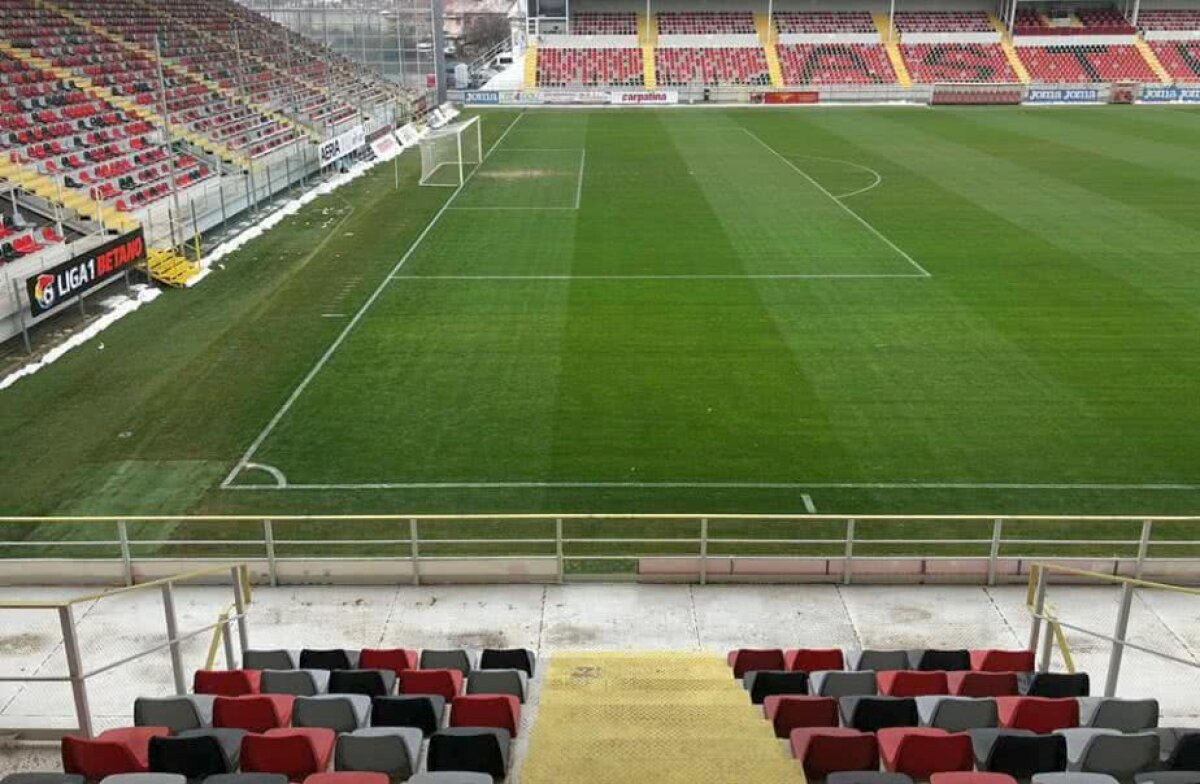 GALERIE FOTO Cum arată cele două stadioane pe care se vor juca meciurile decisive pentru play-off » Temperaturi scăzute la orele de disputare ale partidelor