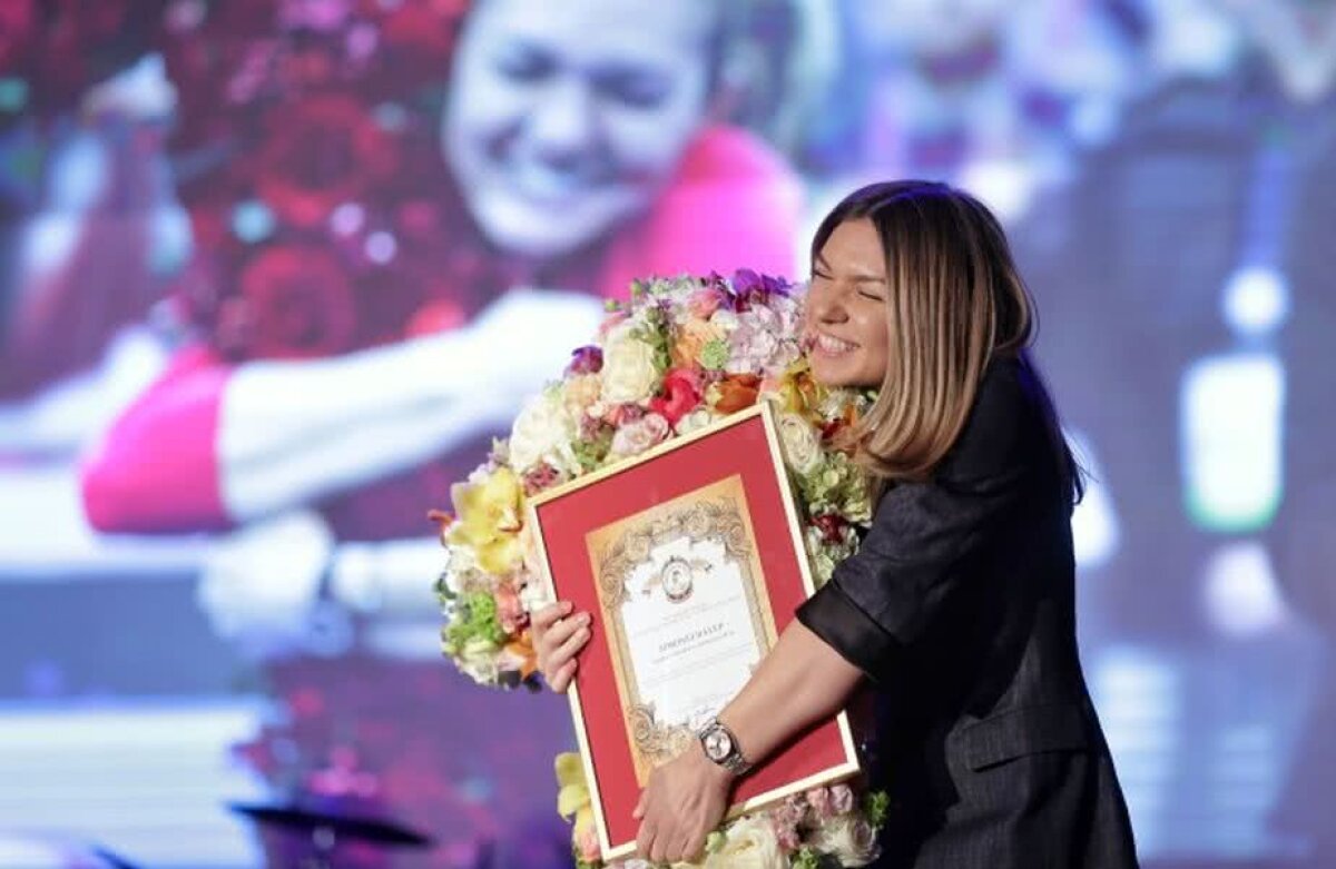 SIMONA HALEP. FOTO Noul lider din WTA, premiat de Gabriela Firea » Simona Halep, declarată cetățean de onoare al Capitalei