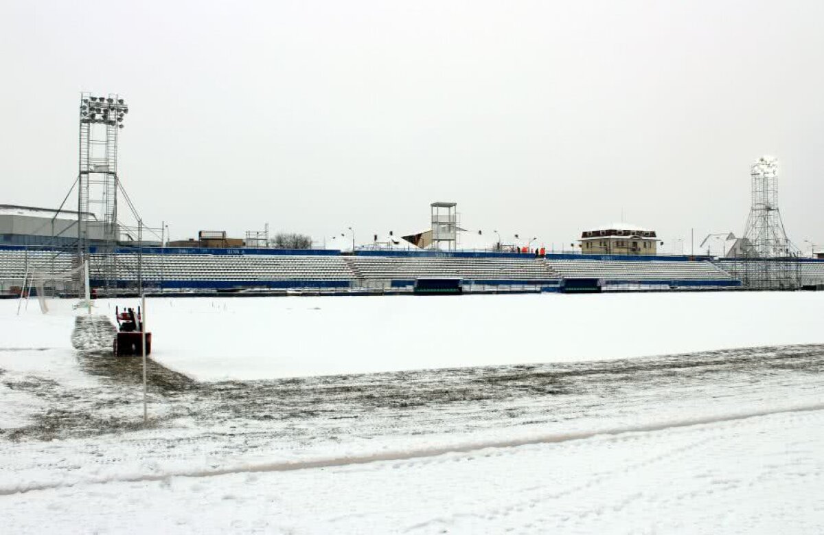 FOTO UPDATE Imagini demne de anii '60 la Sibiu! Hermannstadt - FCSB se va juca pe un teren execrabil » Informație incredibilă din culise: de ce nu s-ar fi amânat partida. Reacția FRF