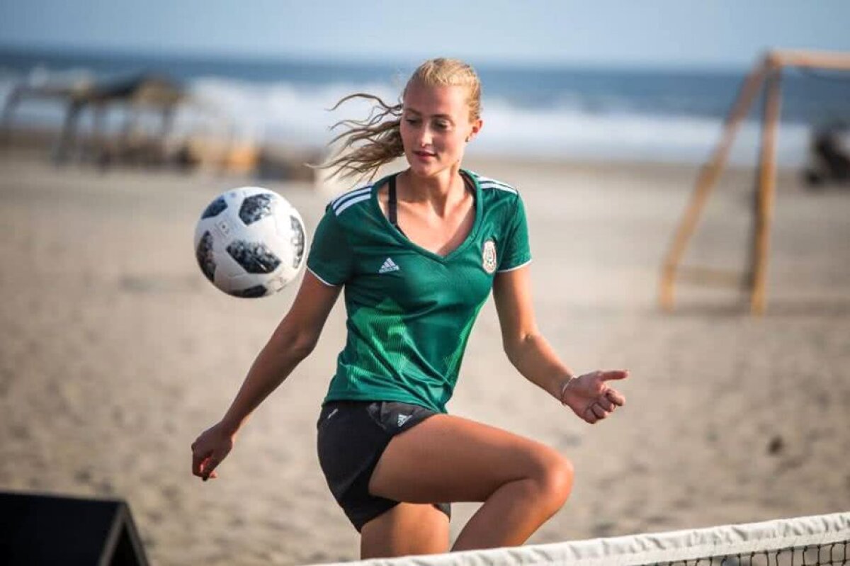 GALERIE FOTO Imagini tari cu cel mai nou cuplu din tenisul mondial, pe plajă, înaintea turneului din Mexic 