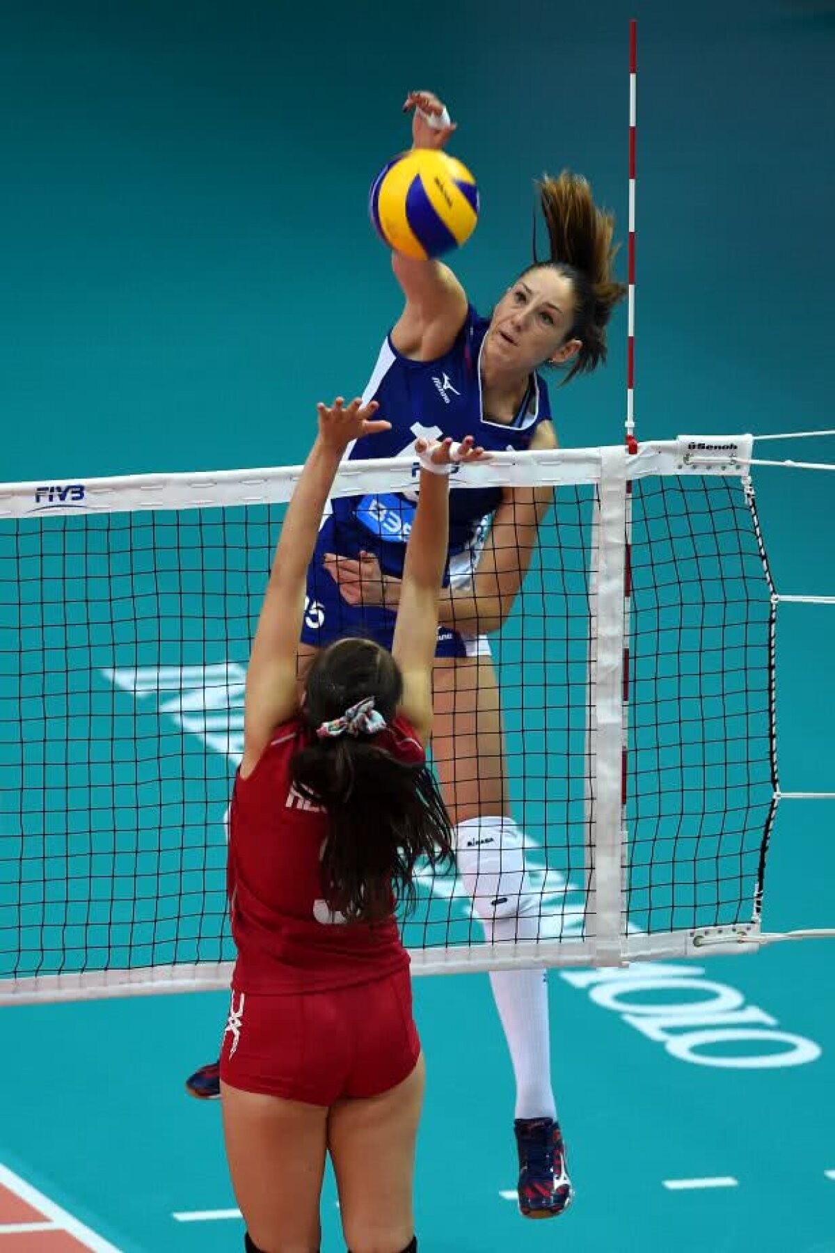 FOTO SUPERHOT Cele mai sexy voleibaliste ale Europei vin la București! Staruri de milioane de euro la Final 4