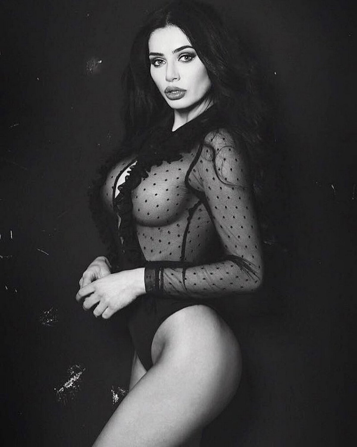 GALERIE FOTO Este una dintre cele mai dorite românce. A pus pe jar toți fotbaliștii cu cele mai recente fotografii