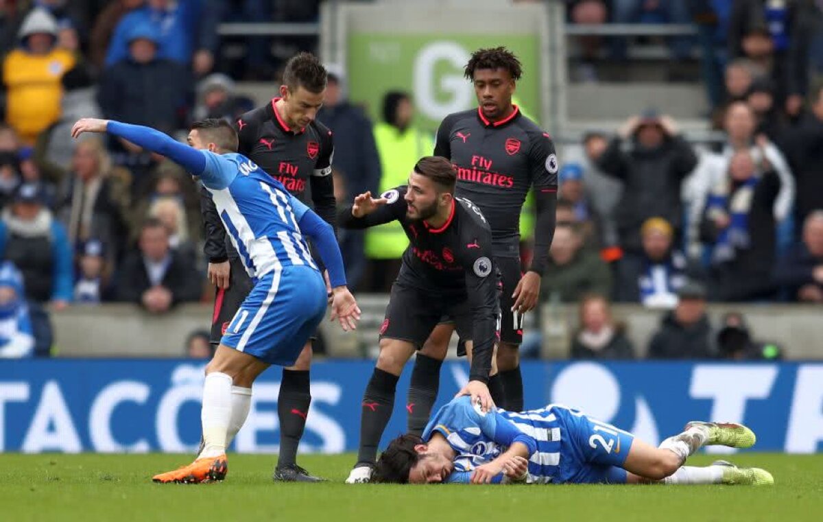 VIDEO+FOTO Momente de panică în Brighton - Arsenal » Un jucător fost făcut KO și a stat întins pe gazon 5 minute