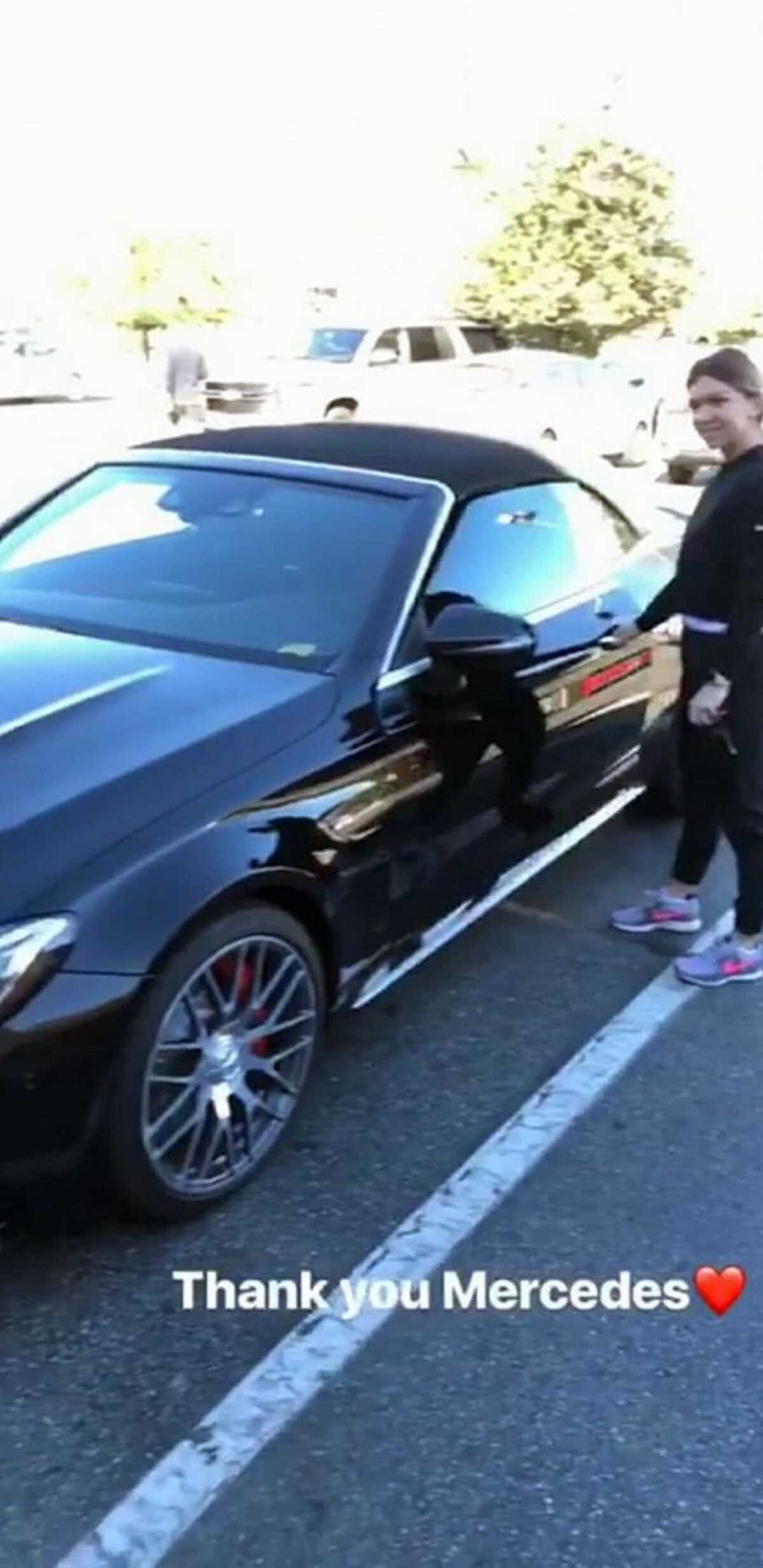 GALERIE FOTO Simona Halep, răsfățată înainte de Indian Wells » Supercadou de zeci de mii de euro!