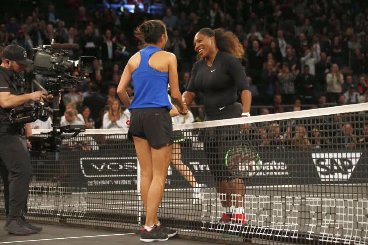 VIDEO + FOTO A imitat-o pe Halep și a câștigat 250.000 de dolari în 21 de minute! + Ce a făcut Sorana la superturneul de la Madison Square Garden