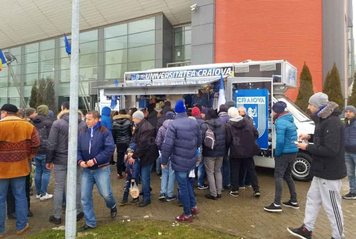 U CRAIOVA - DINAMO // VIDEO + FOTO Agitație în jurul arenei "Ion Oblemenco" » 600 de dinamoviști prezenți la meci