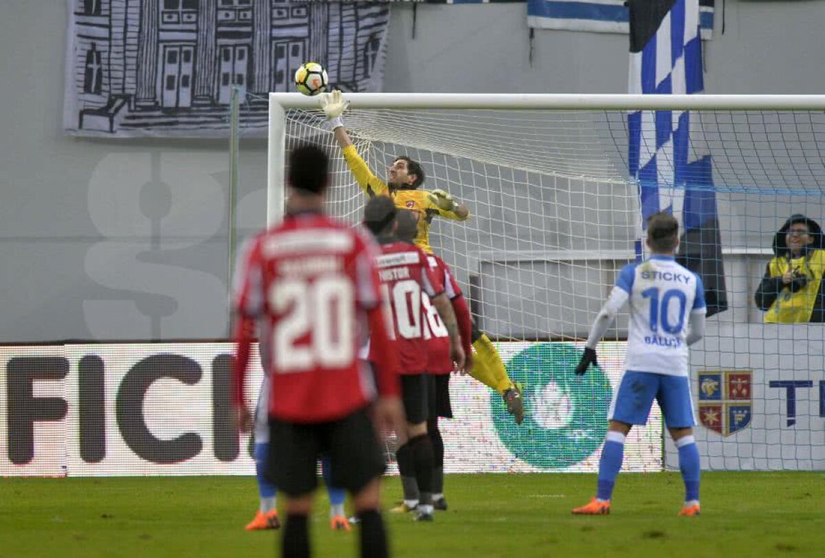 VIDEO + FOTO Craiova merge în semifinalele Cupei după o victorie uriașă cu Dinamo, scor 1-0! Debut negru pentru Bratu