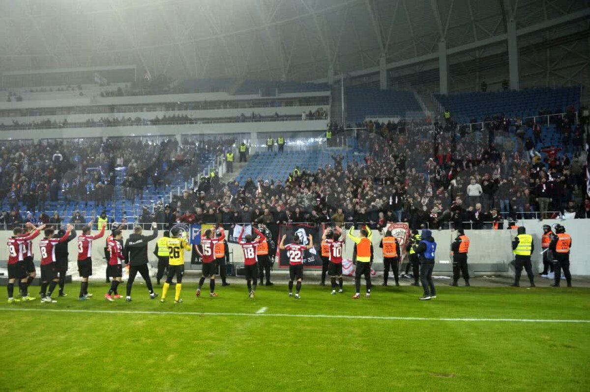 GALERIE FOTO Final în antiteză » Cum au trăit jucătorii celor două echipe momentele de după meci: unii la portavoce, alții cu capul plecat