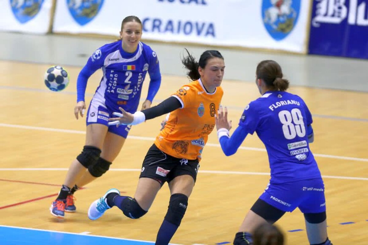 GALERIE FOTO Au învins "monstrul"! Surpriză imensă în Liga Națională de Handbal! Vedetele CSM-ului s-au făcut de râs la Craiova și continuă forma slabă din acest an