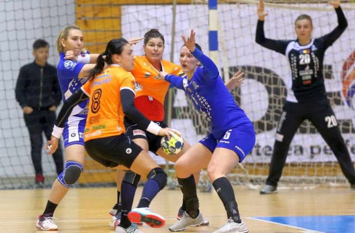 GALERIE FOTO Au învins "monstrul"! Surpriză imensă în Liga Națională de Handbal! Vedetele CSM-ului s-au făcut de râs la Craiova și continuă forma slabă din acest an