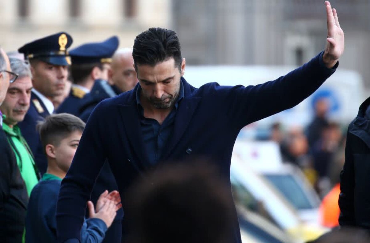 VIDEO + FOTO Momente zguduitoare la Florența: Zanetti, Buffon sau Tătărușanu la înmormântarea lui Davide Astori » Mii de fani prezenți în fața bisericii în care se odihnește și Michelangelo